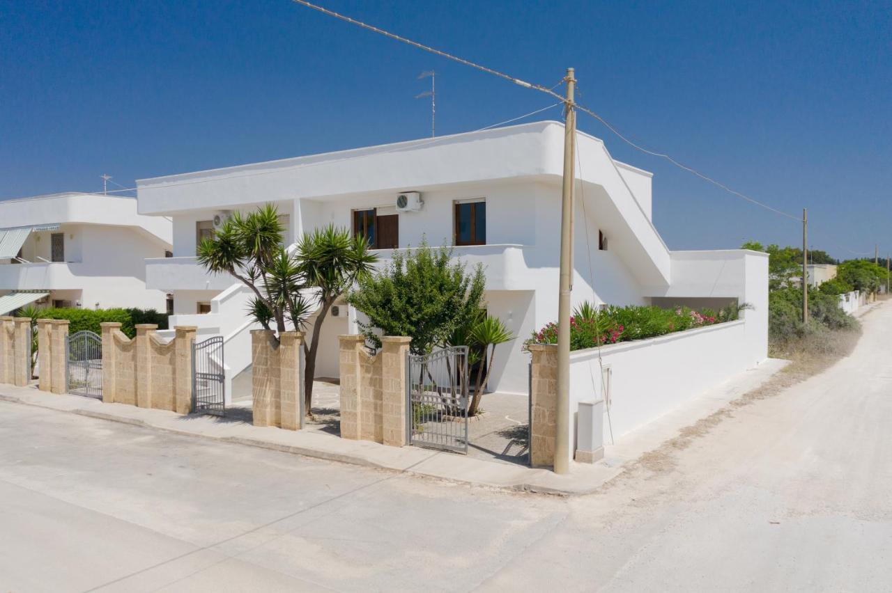 Vidamarina - Camere Al Mare Торре-Лапилло Экстерьер фото