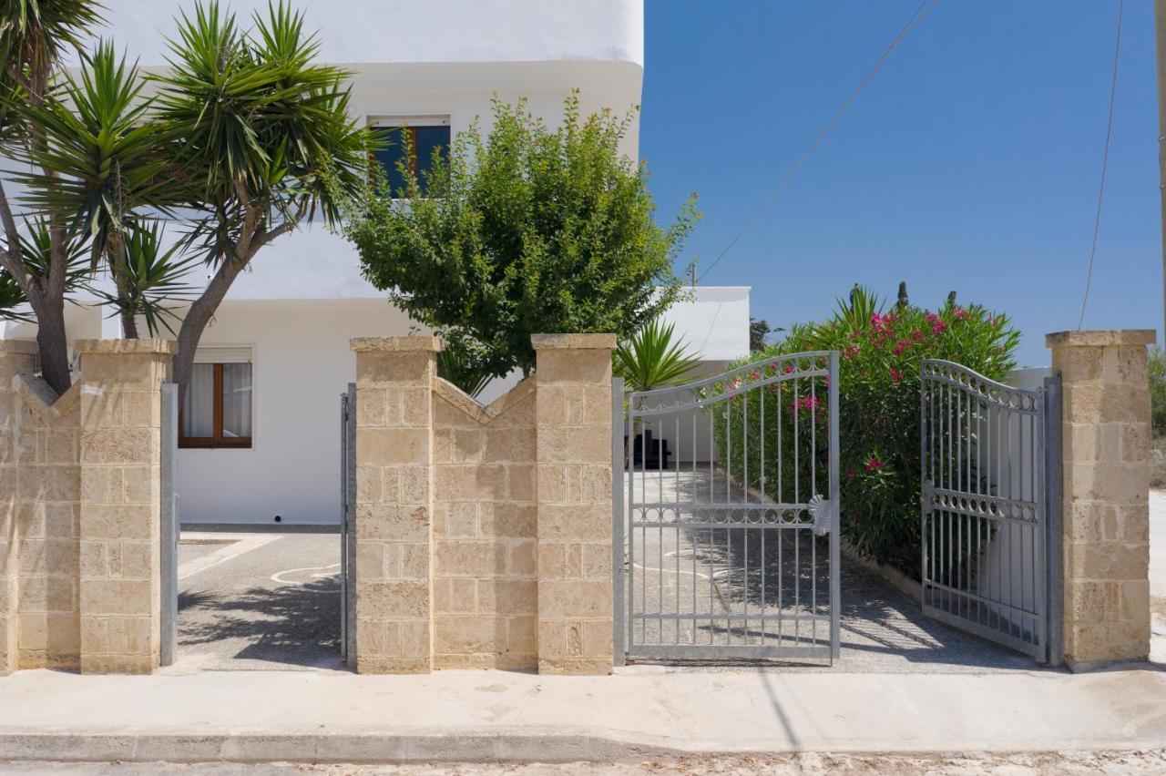 Vidamarina - Camere Al Mare Торре-Лапилло Экстерьер фото